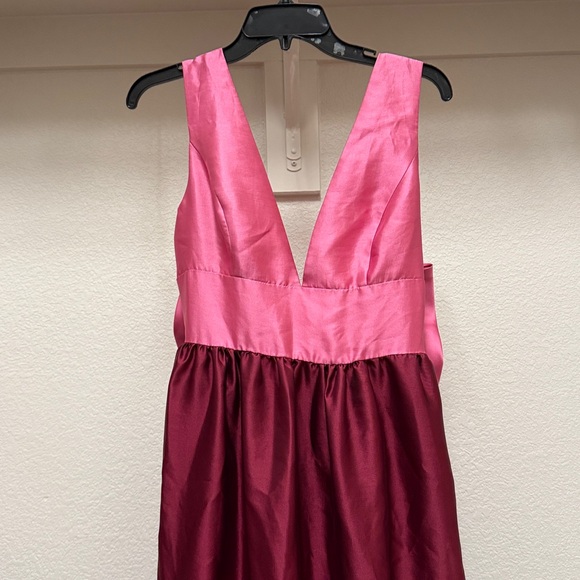 Hutch Harlow Gown - Picture 6 of 10